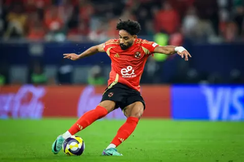 في المباراة 103.. مروان عطية يفتتح أهدافه أخيرا مع الأهلي (فيديو)